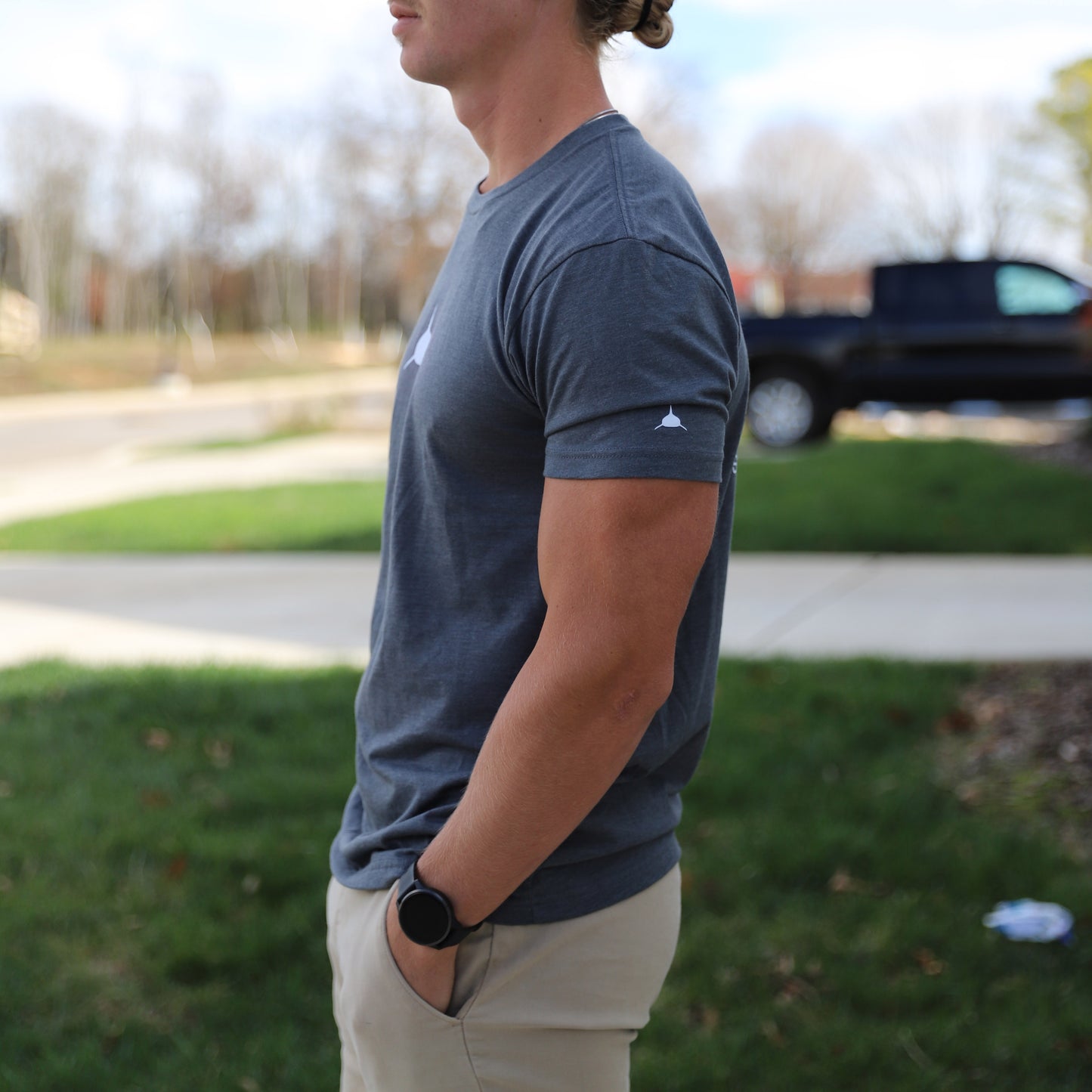 Neptunic Classic in Dark Grey & White
